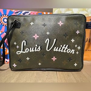 Louis Vuitton Monogram Pochette Sports clutch